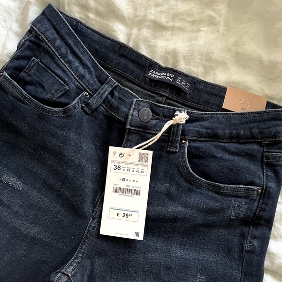 ZARA Basic Z1975 Denim Jeans. US Size 4. Mid rise Cropped - Picture 3 of 5